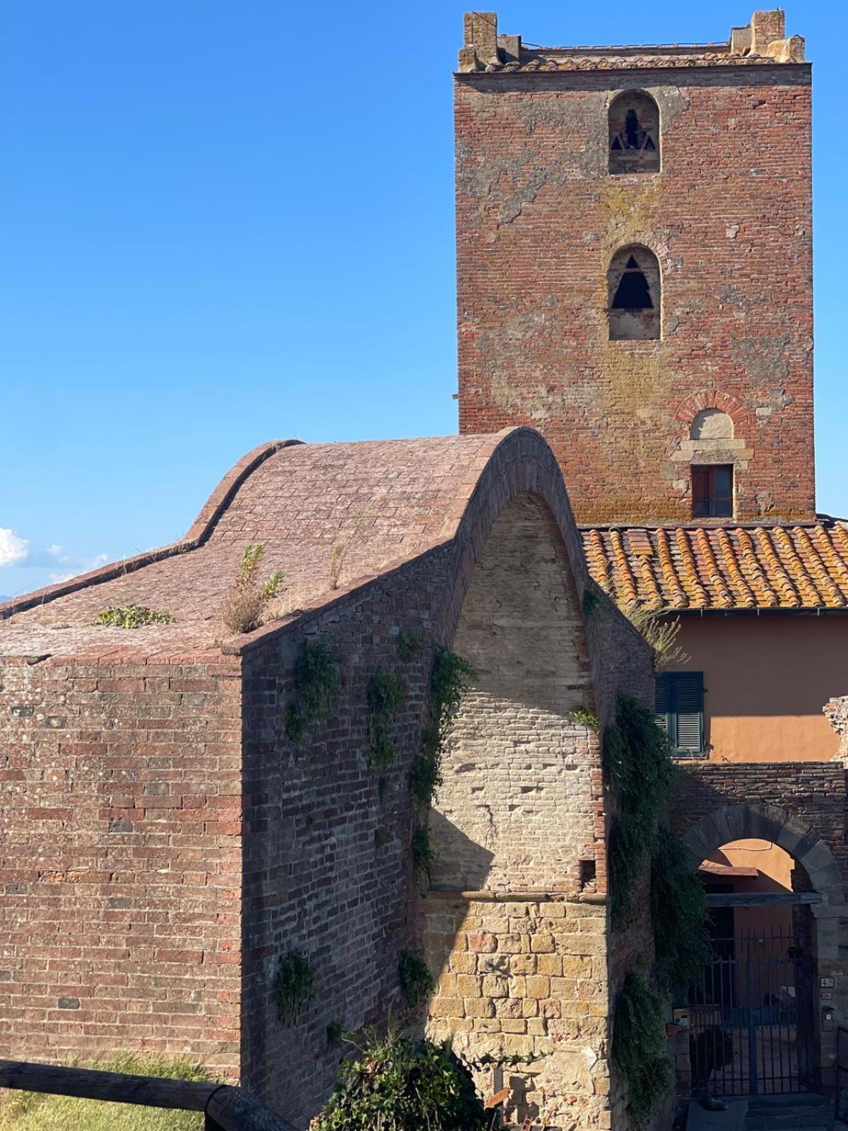 Quattro Gigli Hotel Montopoli in Val dʼArno Exterior foto